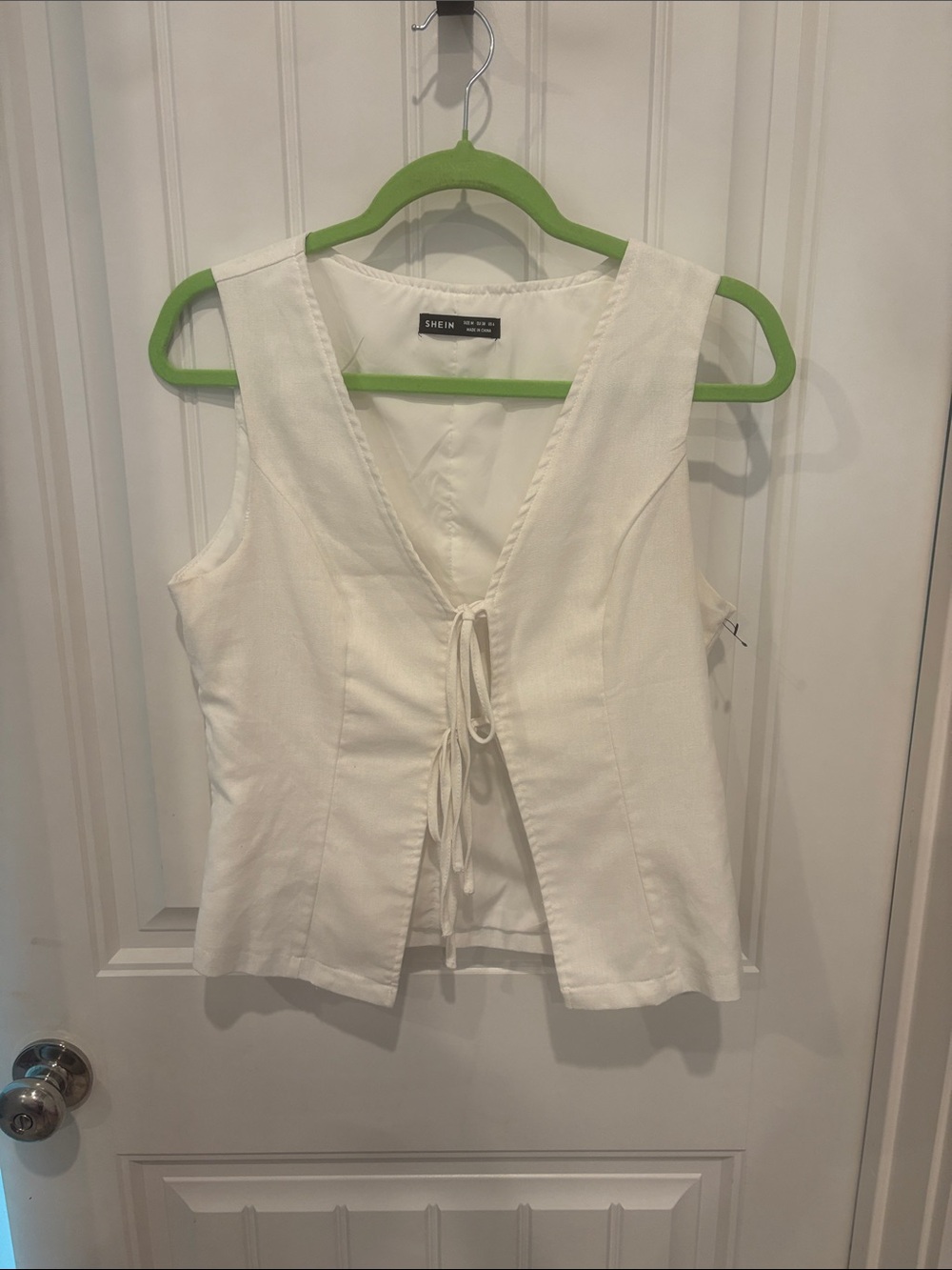 SHEIN Cream V-Neck Sleeveless Tie-Front Vest